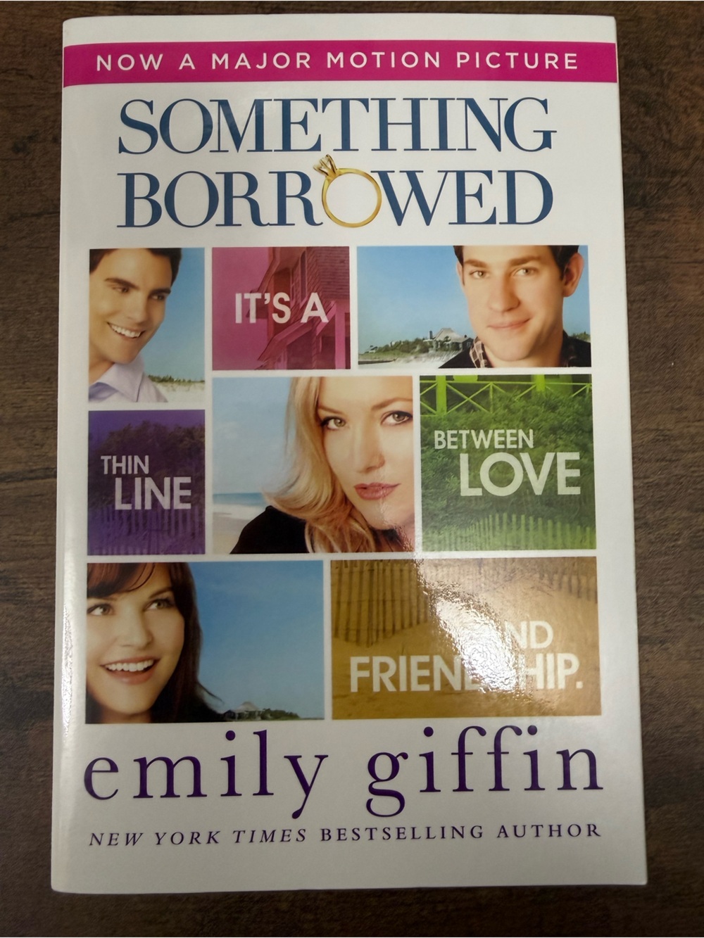 💚4/$20 Emily Giffin - Something Borrowed - Paperback Novel